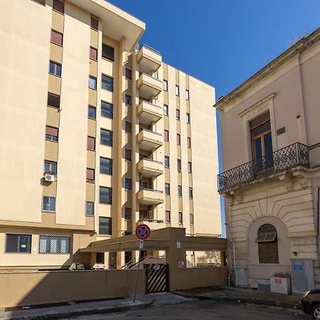 Licia & Tonino Apartments Near The Station Lecce Exterior foto