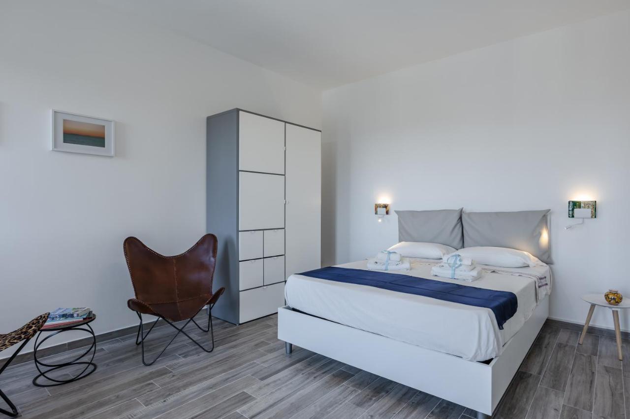 Licia & Tonino Apartments Near The Station Lecce Exterior foto