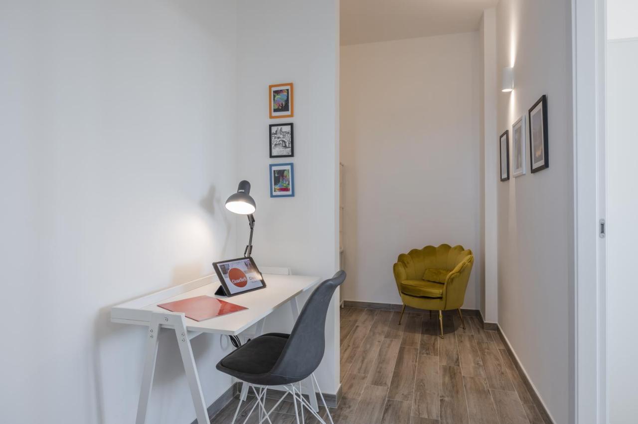 Licia & Tonino Apartments Near The Station Lecce Exterior foto